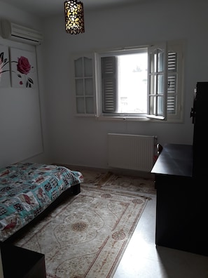 Apartment, 3 Schlafzimmer | 3 Schlafzimmer, individuell dekoriert, Verdunkelungsvorhänge