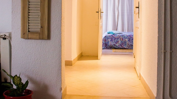Studio | Living room | 24-inch LCD TV with satellite channels, TV - Studio De Charme (Sidi Bou Said)