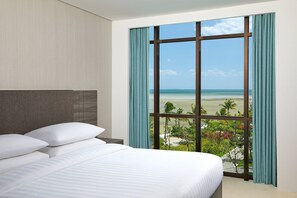 Habitación junior, 1 cama de matrimonio grande | 1 dormitorio, ropa de cama de alta calidad, minibar y caja fuerte