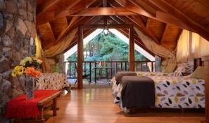 デラックス シャレー 5 ベッドルーム マウンテンビュー | 4 室のベッドルーム、高級寝具、羽毛の掛け布団、ピロートップベッド