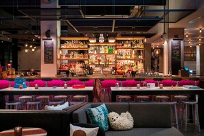 Serves breakfast, lunch and dinner - Moxy Chicago Downtown (Chicago)