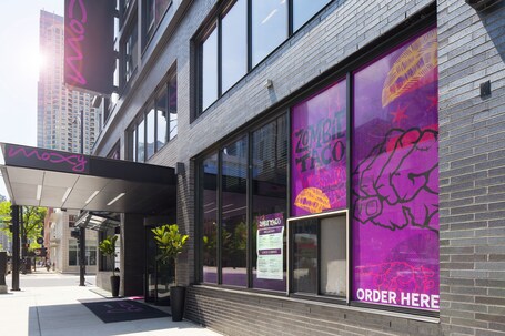 Moxy Chicago Downtown - Image 27