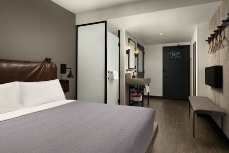 Moxy Chicago Downtown - Image 63