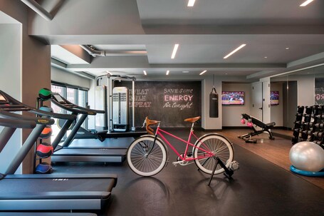 Moxy Chicago Downtown - Image 8