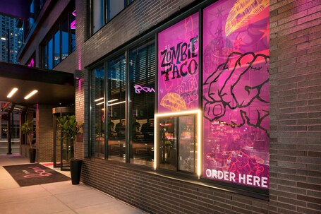 Moxy Chicago Downtown - Image 28