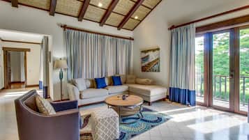 Club-Villa, 4 Schlafzimmer, Nichtraucher | Wohnzimmer | Flachbildfernseher