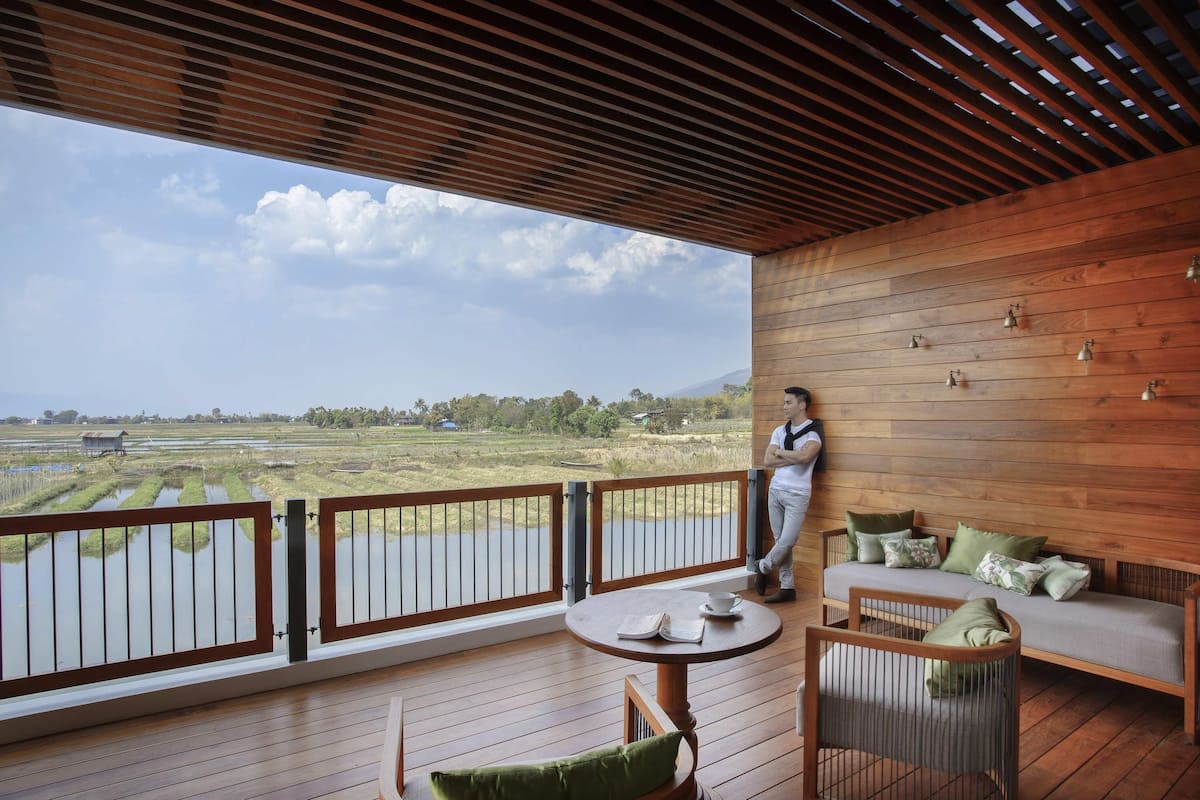 Suite, 1 King Bed, Garden View (Prestige)