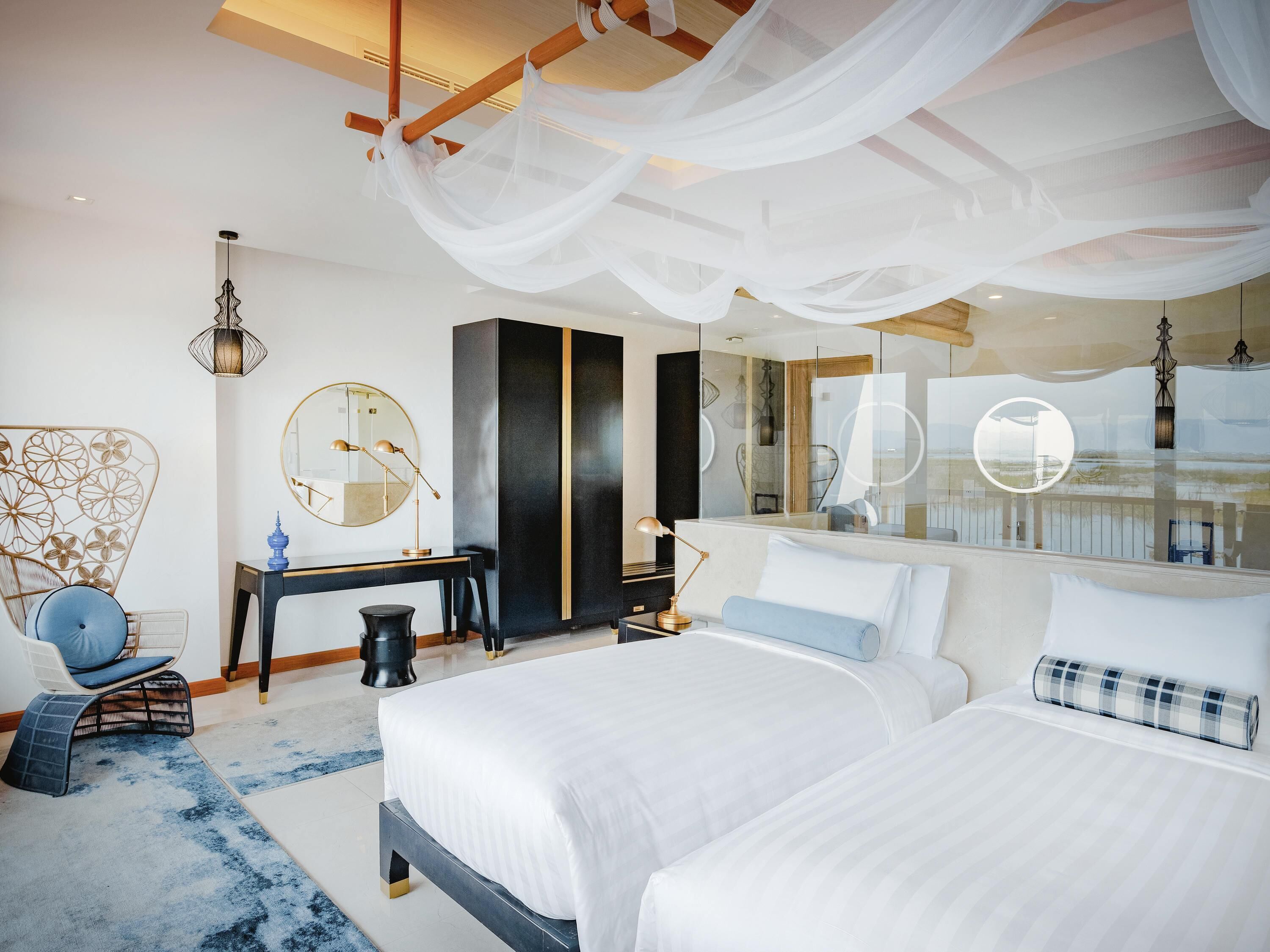 Junior Suite, 2 Twin Beds, Lake View | 1 bedroom, minibar, in-room safe, desk