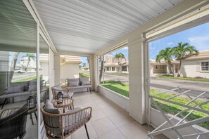 Terrace/patio - Island House Beach Resort V38 (Siesta Key)