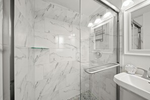 Shower - Island House Beach Resort V38 (Siesta Key)