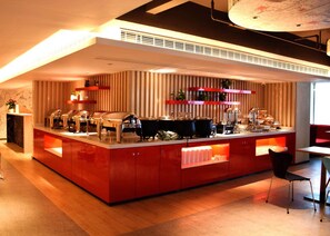 Petit déjeuner buffet (29 CNY par personne)