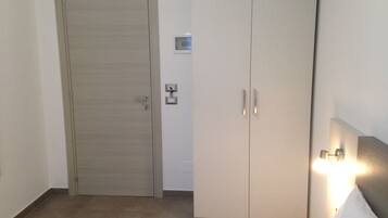 Traditional-Doppel- oder -Zweibettzimmer | Hochwertige Bettwaren, Zimmersafe, kostenloses WLAN, Bettwäsche