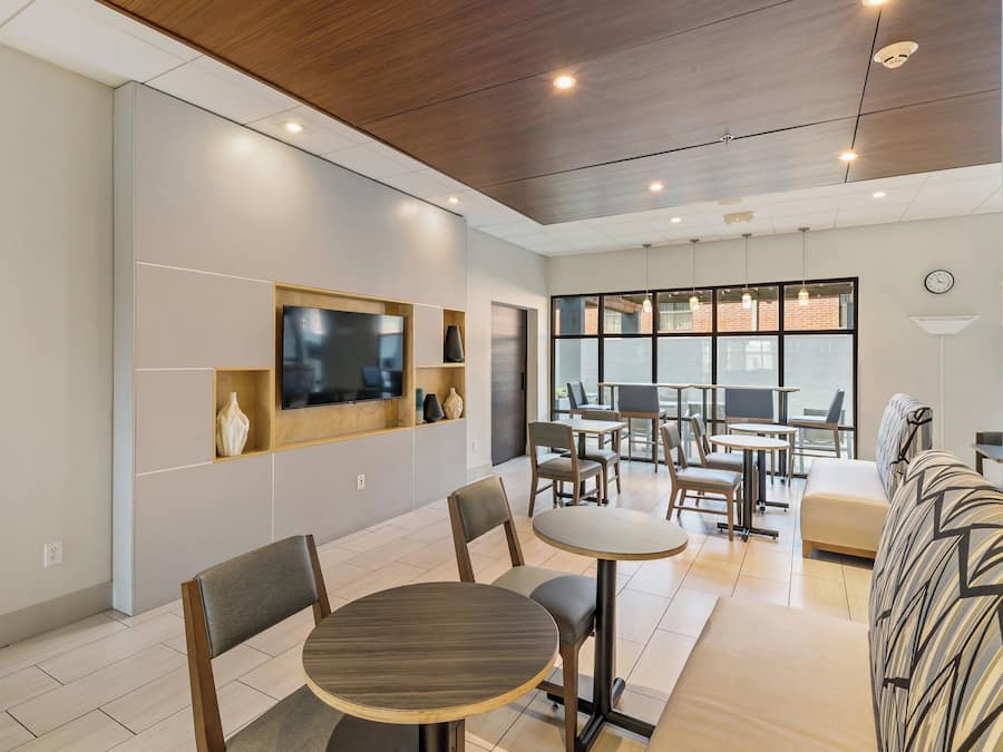 Free daily buffet breakfast