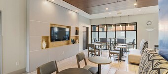 Holiday Inn Express and Suites White Hall by IHG