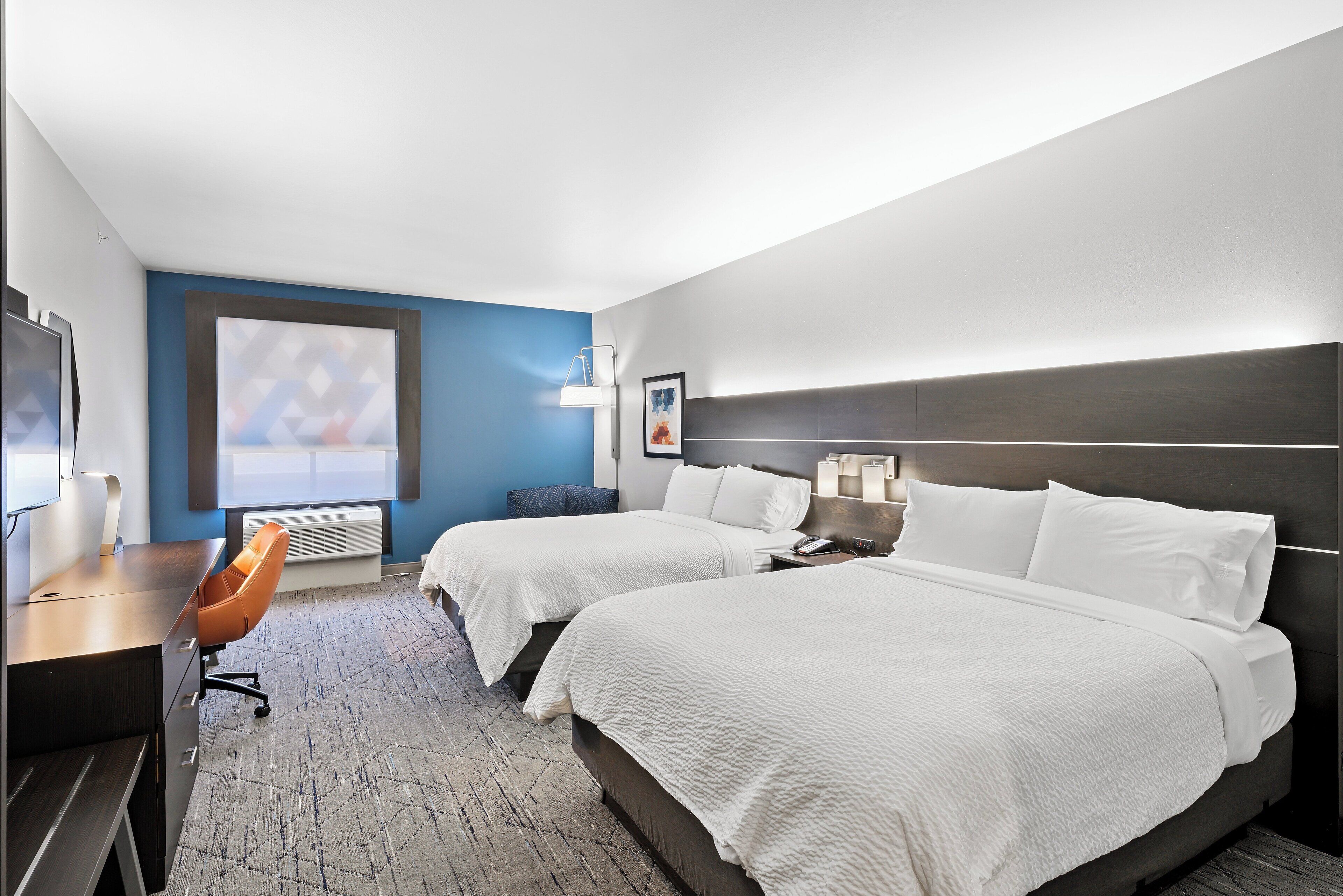 標準客房, 2 張加大雙人床 | 書桌、遮光布/窗簾、熨斗/熨衣板、搖籃/嬰兒床