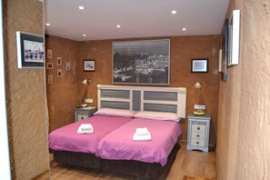 Double or Twin Room, Mountain View | Soundproofing, free WiFi - El Trasgu de Foncebadón (Santa Colomba de Somoza)