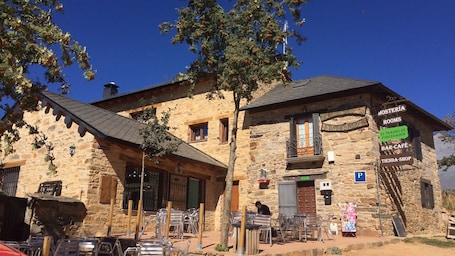 Front of property. El Trasgu de Foncebadón