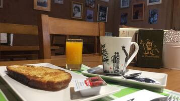 Daily continental breakfast (EUR 10 per person)