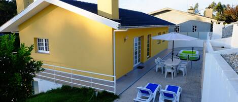 تناول الطعام بالخارج