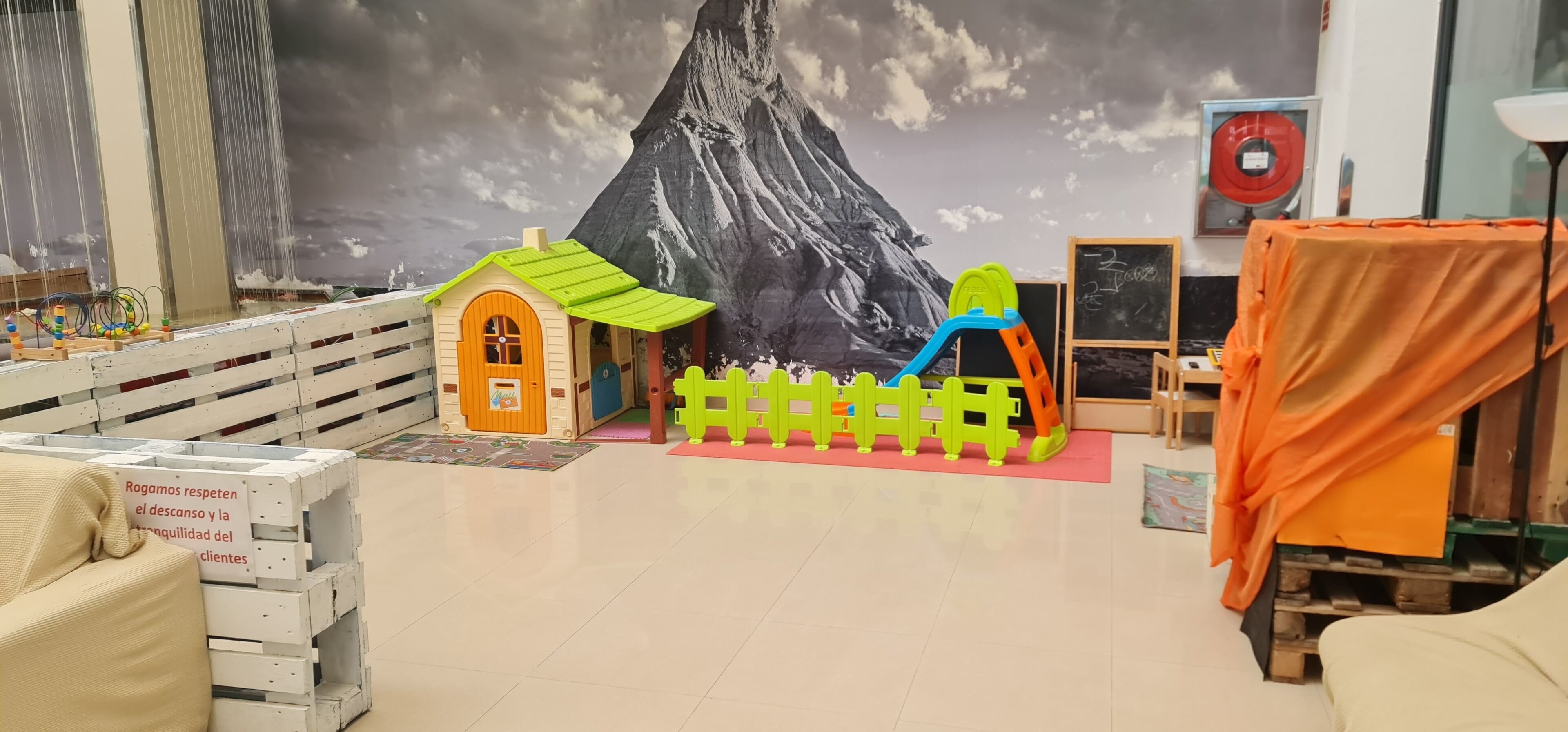 children’s play area – indoor