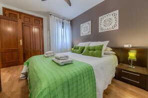 1 bedroom, iron/ironing board, free WiFi, bed sheets