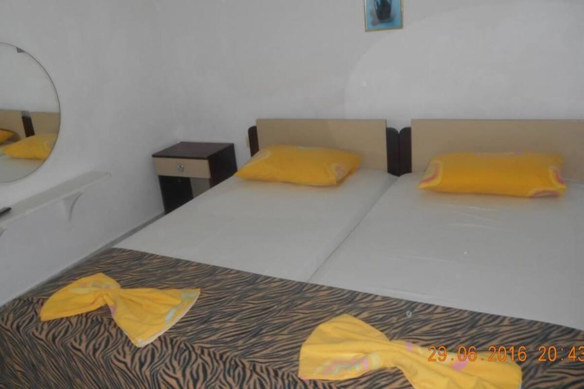Apartment, 2 Bedrooms | Cribs (free), WiFi (free)