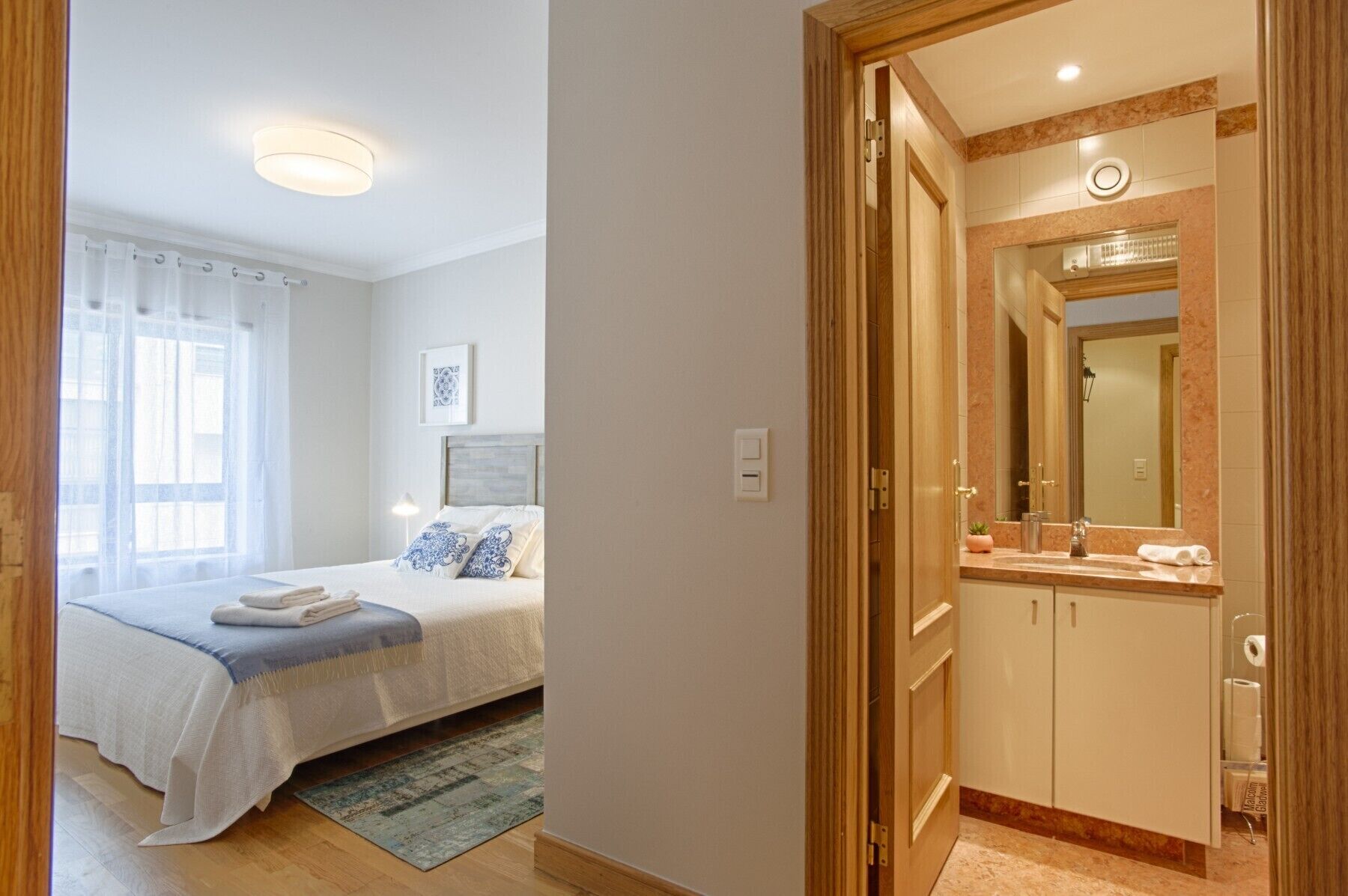 2 bedrooms, iron/ironing board, free WiFi