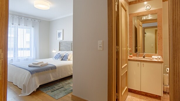 2 Schlafzimmer, Bügeleisen/Bügelbrett, kostenloses WLAN