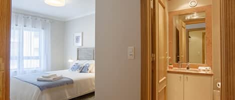 2 habitaciones, tabla de planchar con plancha y wifi gratis