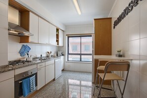 Fridge, microwave, oven, dishwasher - #Arroios44 Lisbon Apartment (C52) (Lisboa ciudad)