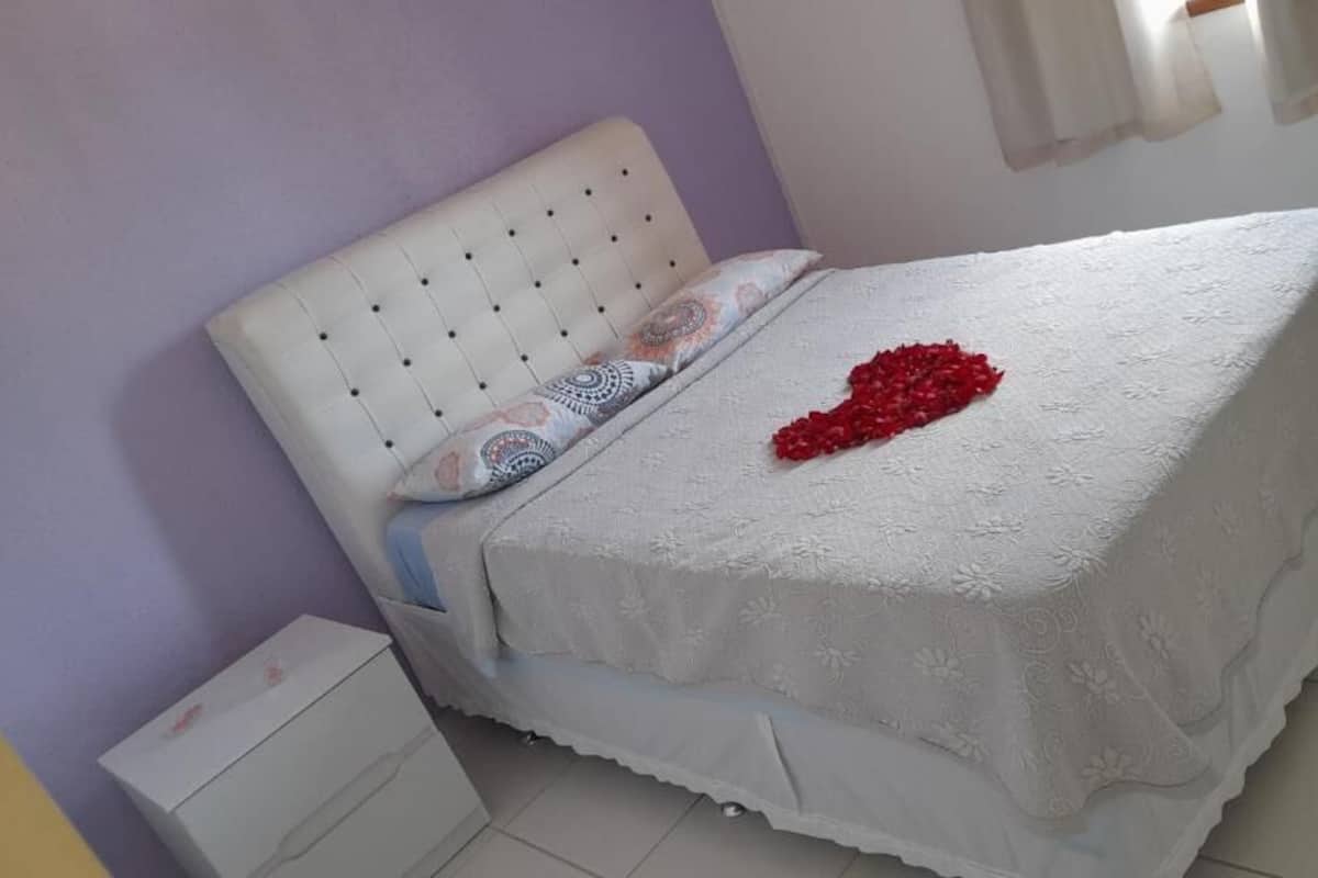 Comfort tweepersoonskamer, 1 tweepersoonsbed | Verduisterende gordijnen, gratis wifi, beddengoed
