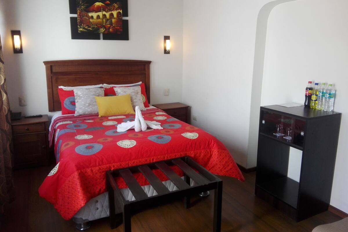 Premium bedding, minibar, desk, iron/ironing board