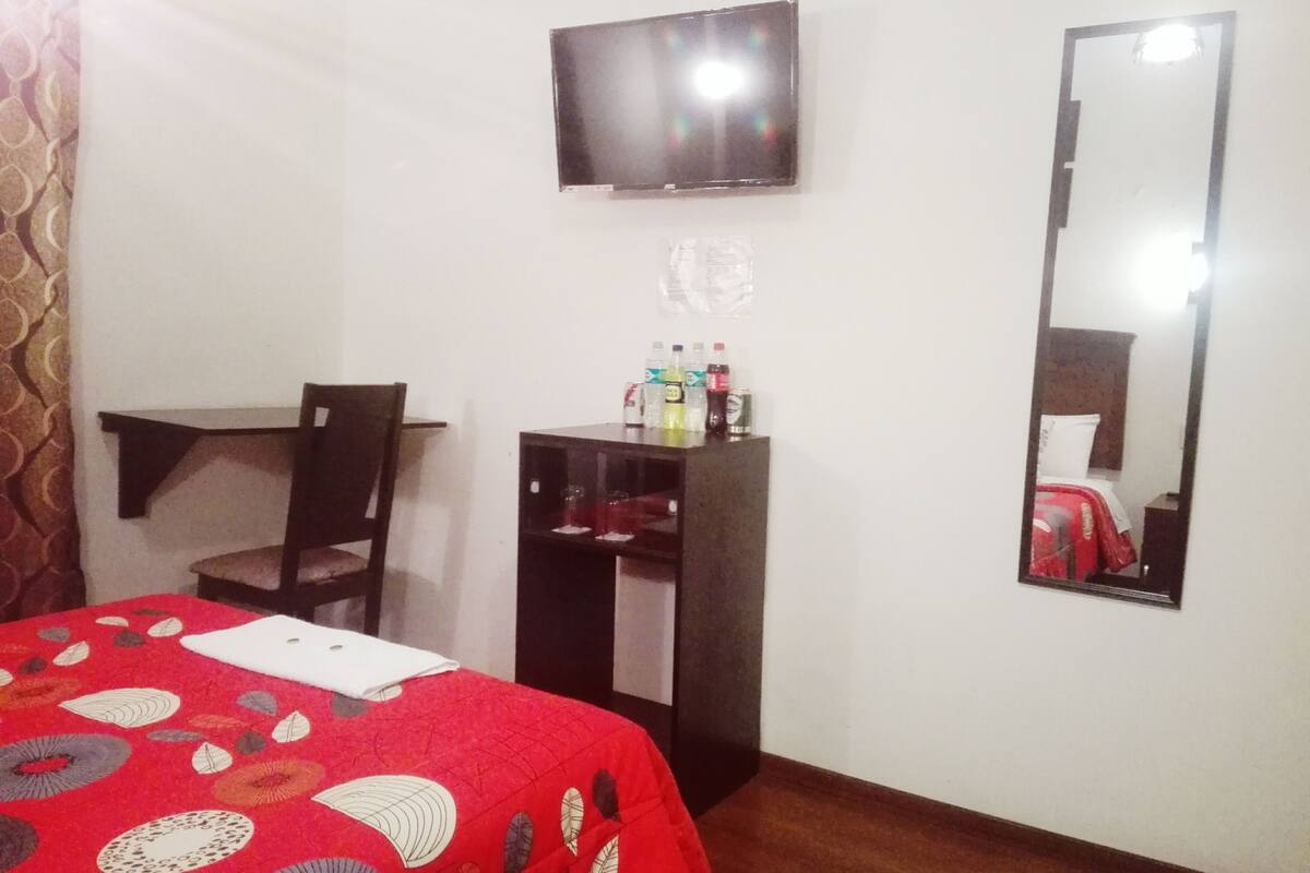 Premium bedding, minibar, desk, iron/ironing board