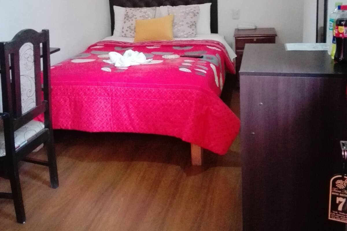Premium bedding, minibar, desk, iron/ironing board