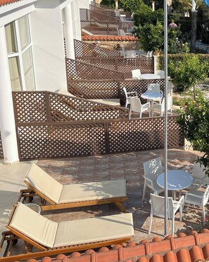 Vista frontal de la propiedad