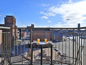 Unclassified image, 5 of 21, button