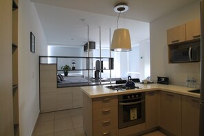 Comfort Apartment, City View | Private kitchen | Full-sized fridge, microwave, oven, stovetop - Apartment Downtown 1506 (Mexico City)