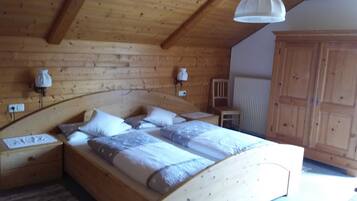 3 Schlafzimmer, Reisekinderbett, WLAN, Bettwäsche