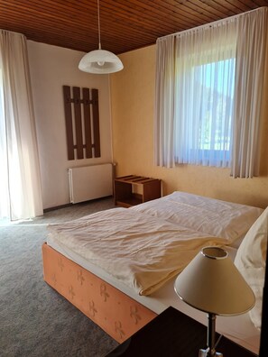 1 Schlafzimmer, Zimmersafe, Babybetten, WLAN