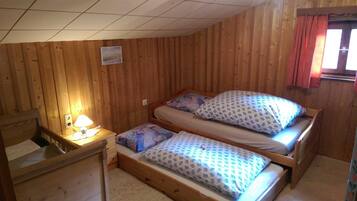 3 Schlafzimmer, Reisekinderbett, WLAN, Bettwäsche