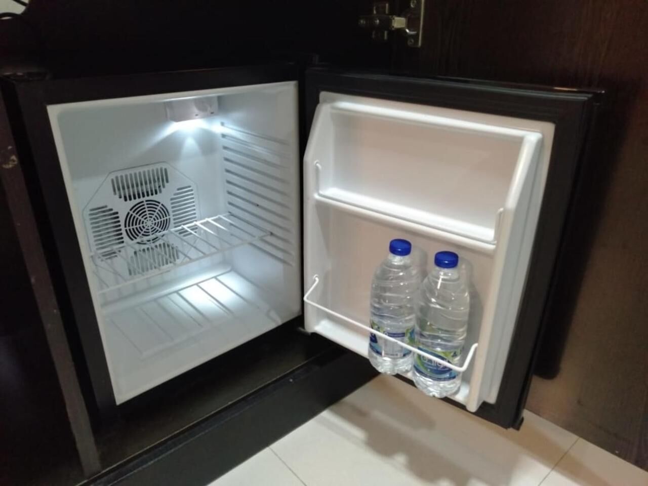 fridge, electric kettle