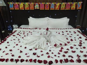 Premium bedding, in-room safe, desk, soundproofing - Tanuf Residency Hotel (Nizwa)