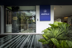 Terrace/patio - Apartelle Jatujak Hotel (Bangkok)