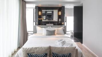 Executive Modern Room | 迷你吧、房內夾萬、書桌、遮光窗簾/窗簾