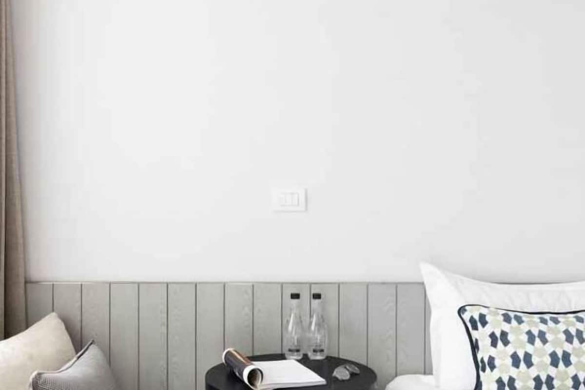 Minibar, coffres-forts dans les chambres, bureau, rideaux occultants