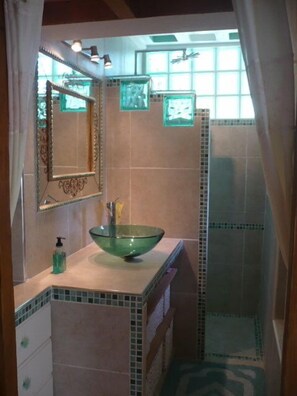 SĂšche-cheveux, papier toilette