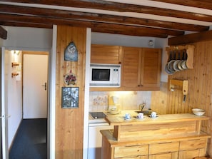 Kühlschrank, Herdplatte, Geschirrspüler