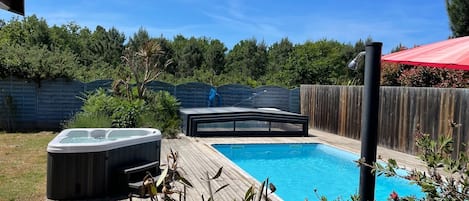 Indoor pool, outdoor pool