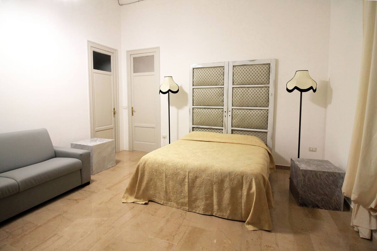 Premium bedding, soundproofing, free WiFi, bed sheets