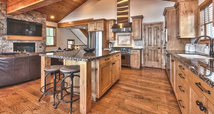 Modern Mountain Luxury Home, Game Room! 8-Person Private Hot Tub